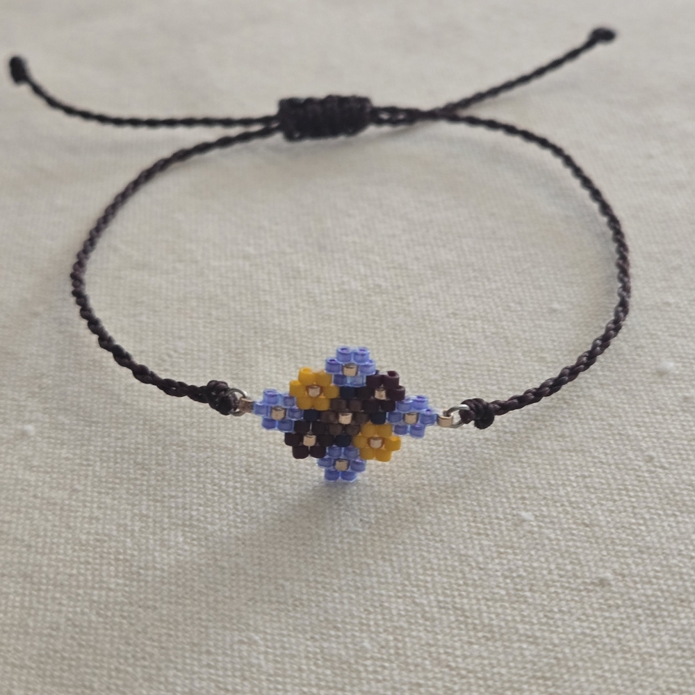 019 New Handmade Beaded Bracelet with Adjustable Cord